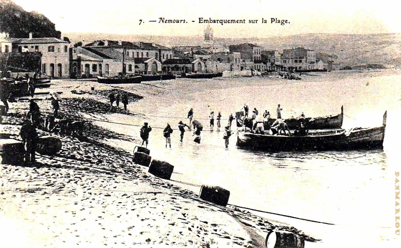 Nemours - Embarquement sur la Plage.jpg